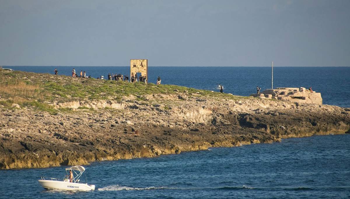 Akdeniz adası